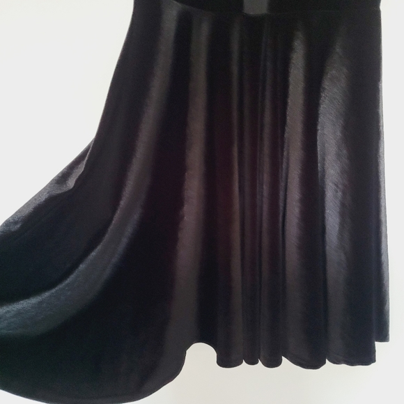 New Black Mini Velvet Dress Size Small - Picture 4 of 8